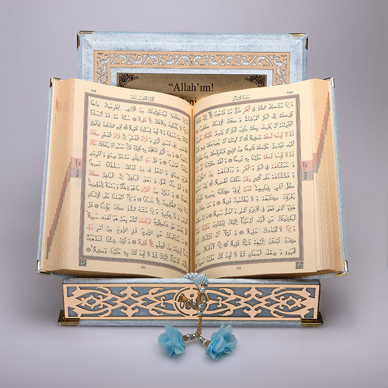 Kadife Kutulu Kur'an-ı Kerim (Bebe Mavi, Gold Süsleme)