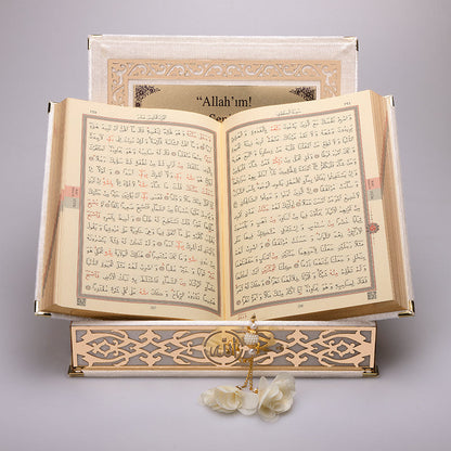 Kadife Kutulu Kur'an-ı Kerim (Krem, Gold Süsleme)