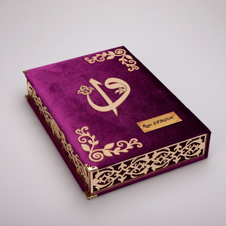Kadife Kutulu Kur'an-ı Kerim Seti (Mor, Gold Süsleme)